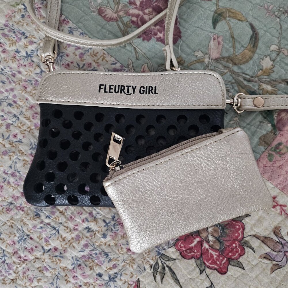 Fleurty Girl game day purse - Picture 3 of 3
